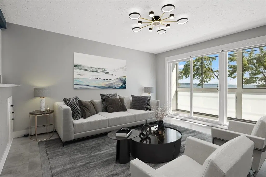 Photo 3 of 16 at #110 – 14881 Marine Drive
