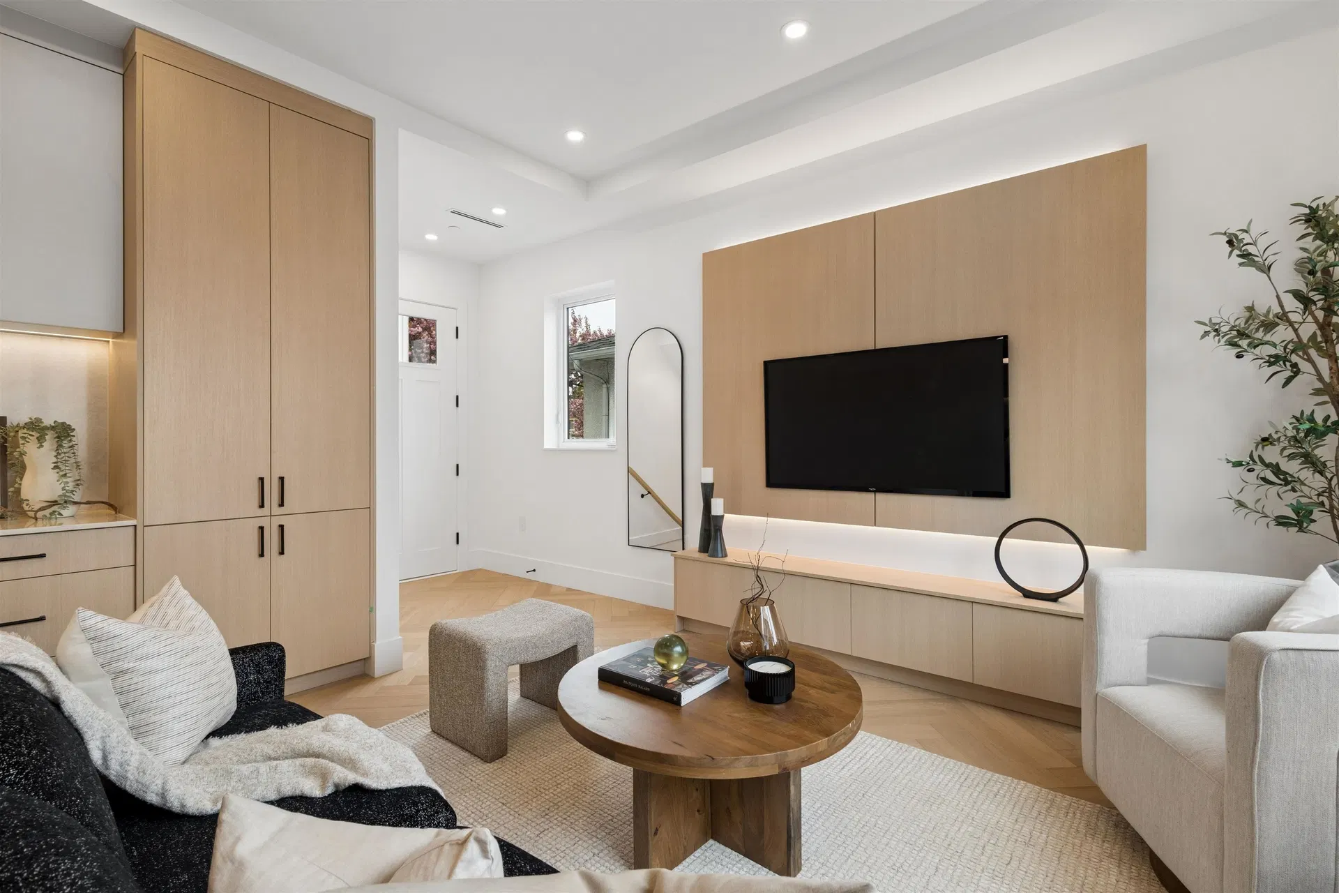 Photo 5 of 40 at #2 – 3637 E 46th Avenue
