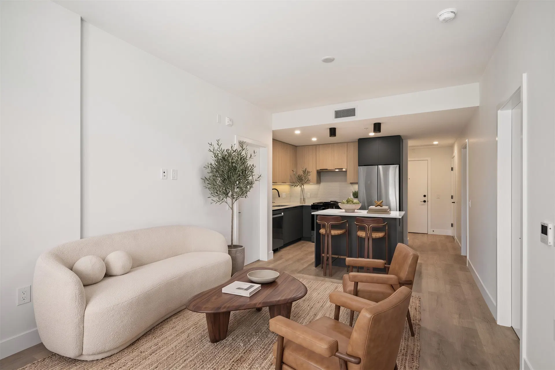 Photo 2 of 32 at #410 – 111 Buller Street