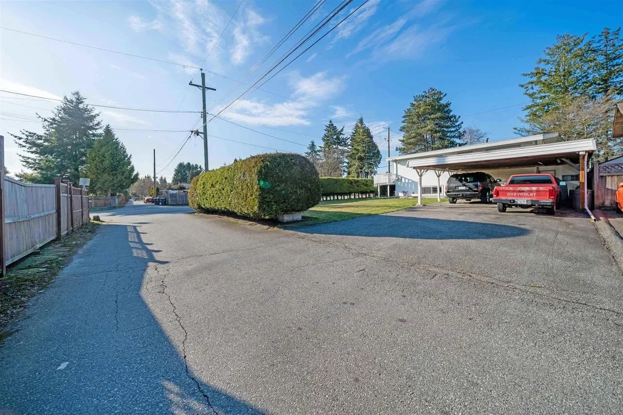 Photo 5 of 8 at 15004 96 Avenue